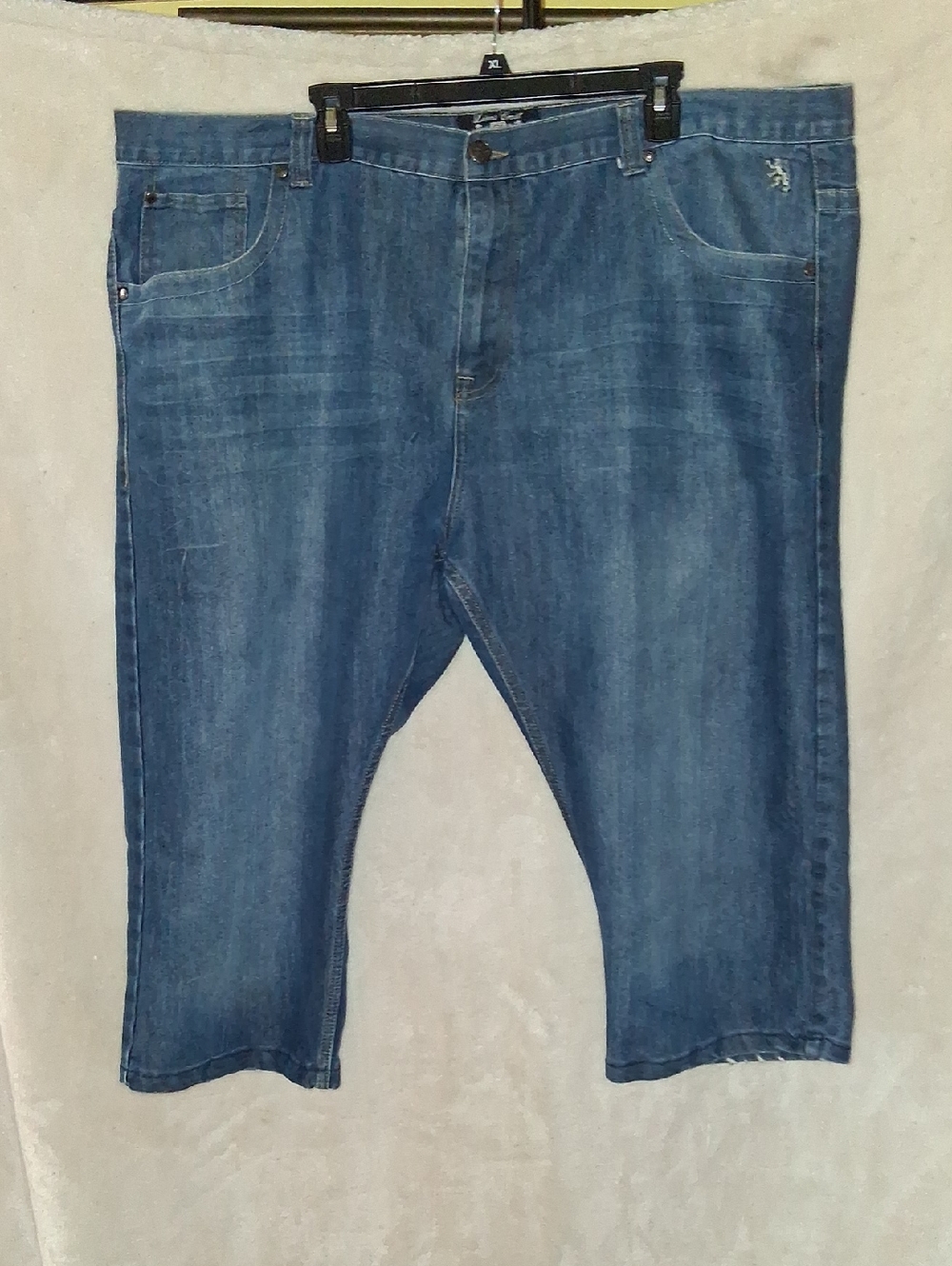 Relaxed Fit Men's Denim Jeans in Medium Blue